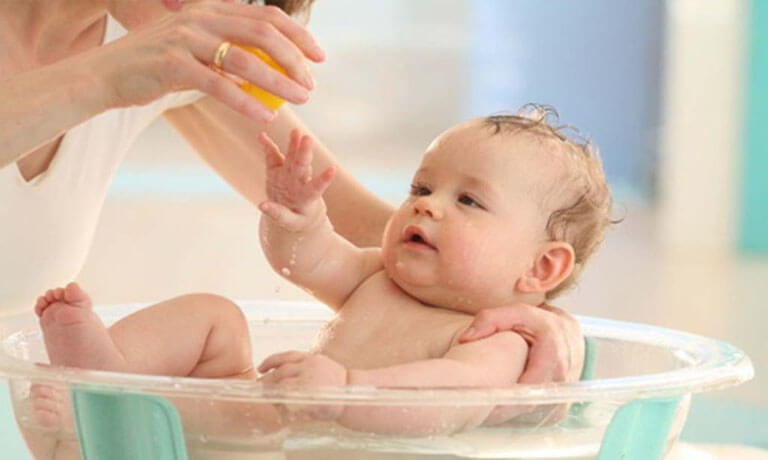 Kỹ năng chăm sóc bé sơ sinh mùa dịch bệnh covid